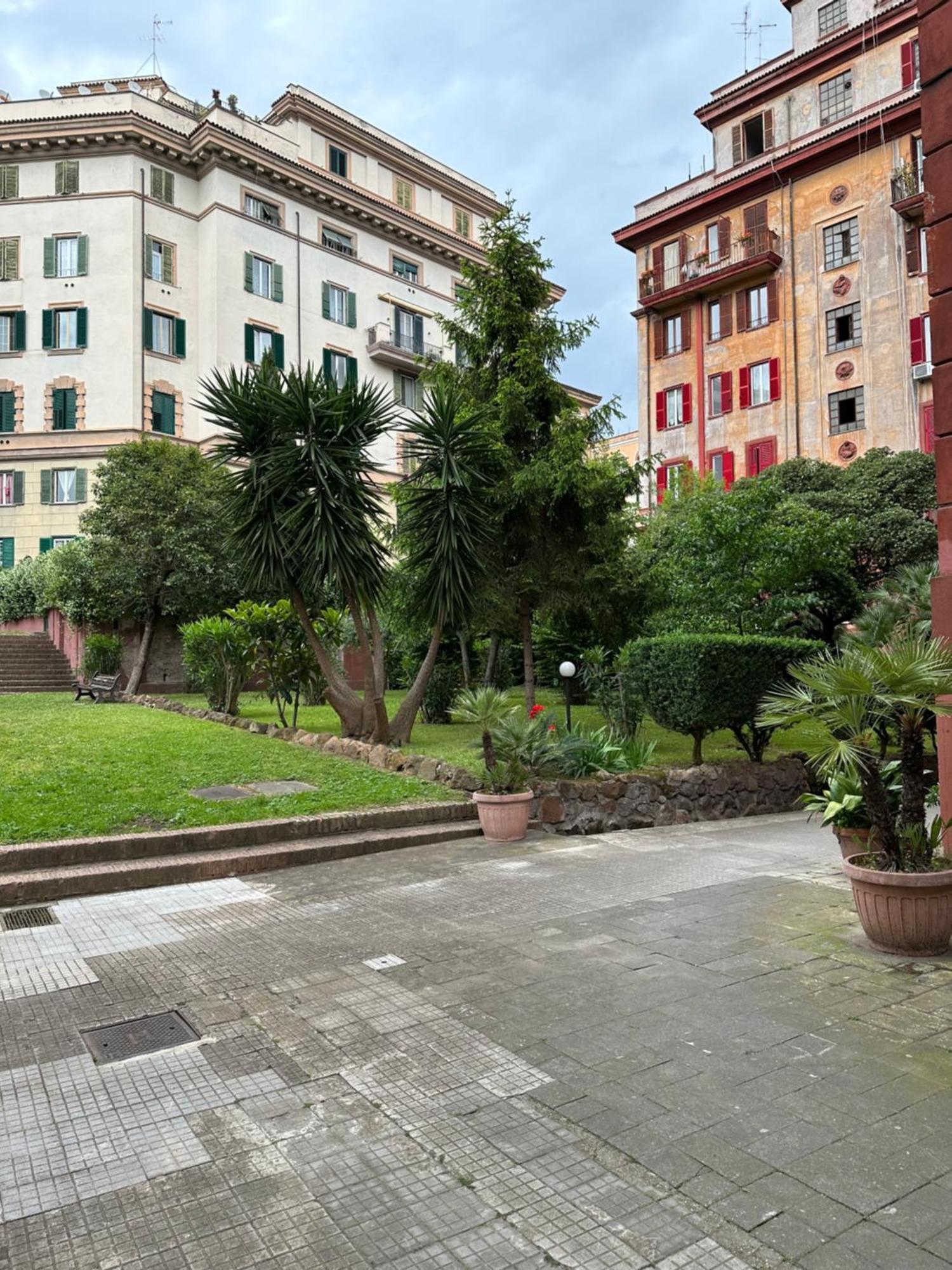 Stans Dolce Lusso Basilica San Giovanni Roma Exterior foto