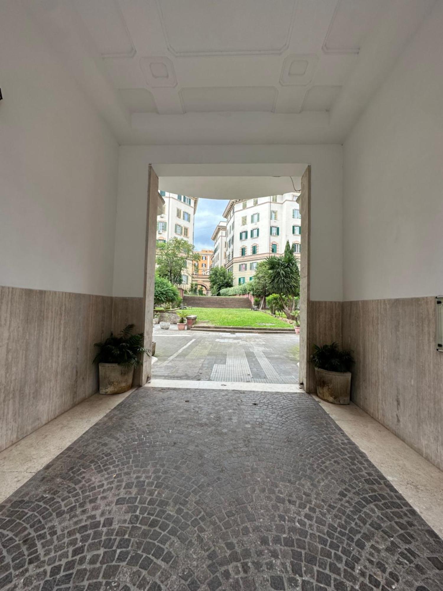Stans Dolce Lusso Basilica San Giovanni Roma Exterior foto